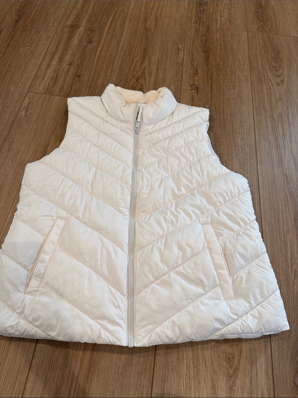 GAP Women's off-white Quilted Puffer Vest